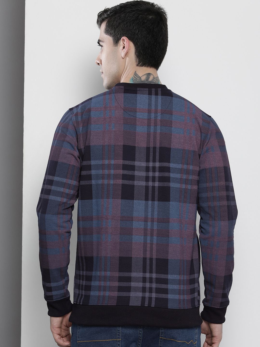 The Indian Garage Co Men Navy Blue & Pink Checked Sweatshirt