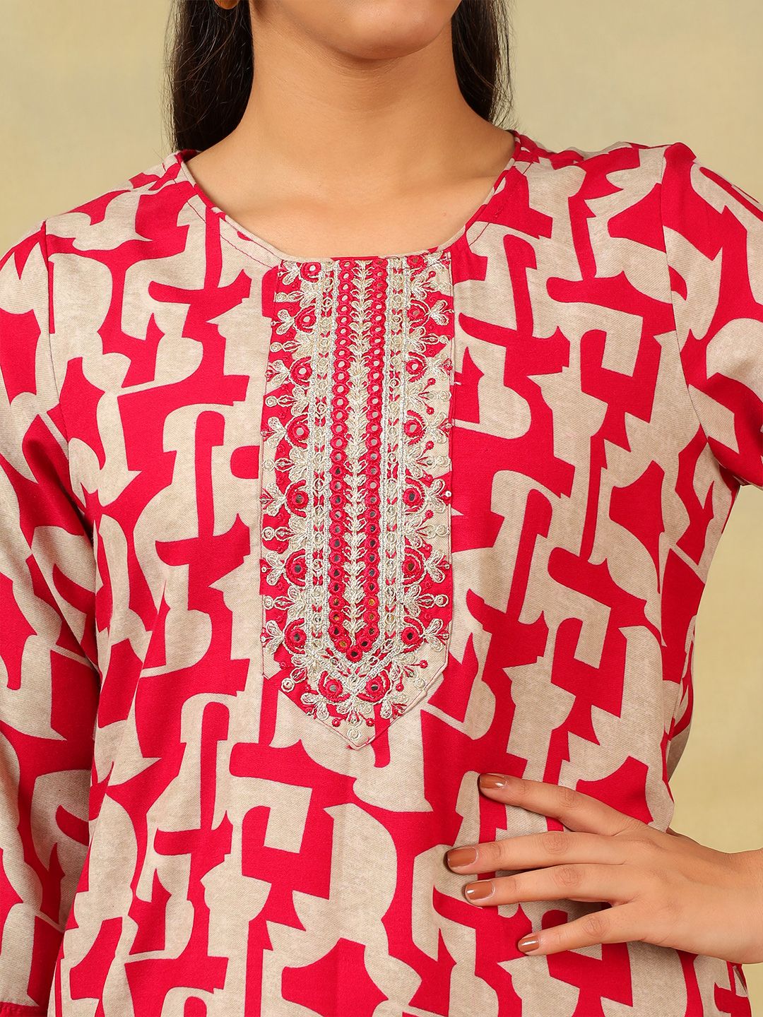 Mamicha Women Printed Regular Thread Work Pure Cotton Kurta with Trousers & With Dupatta