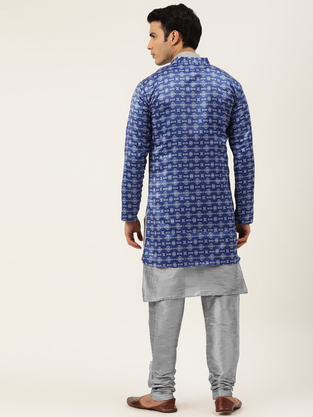 SOJANYA Men Grey & Blue Kurta with Churidar
