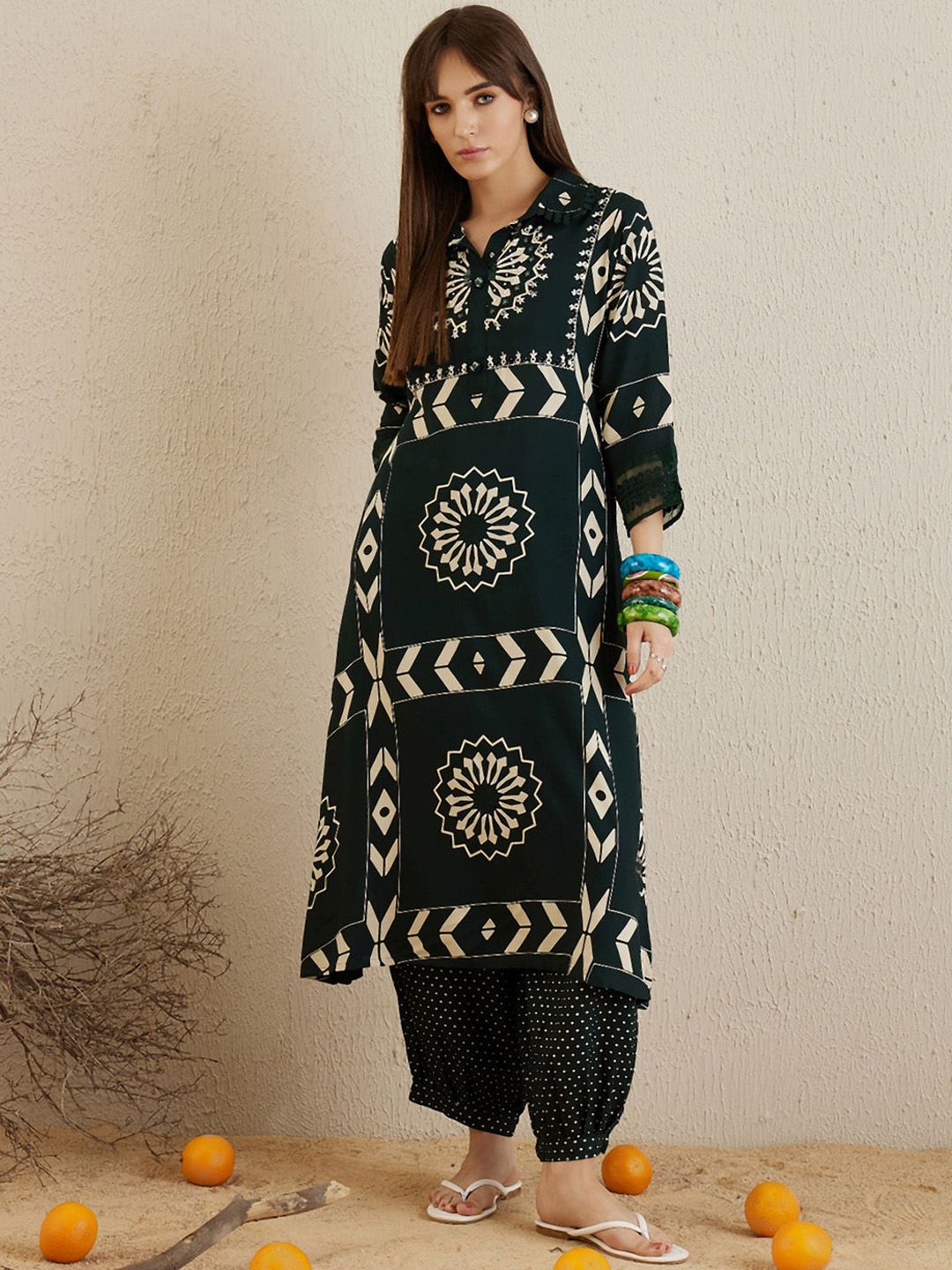 Era Indo Floral Printed Baju Kolar A-Line Kurta dengan Salwar