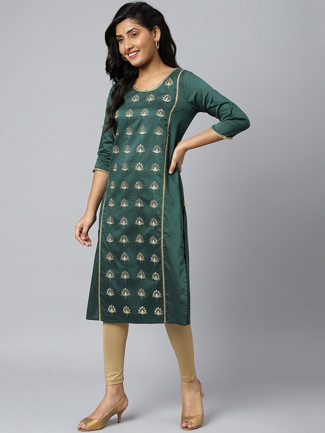 Aurelia Women Green Zari Embroidered Ethnic Liva Kurta