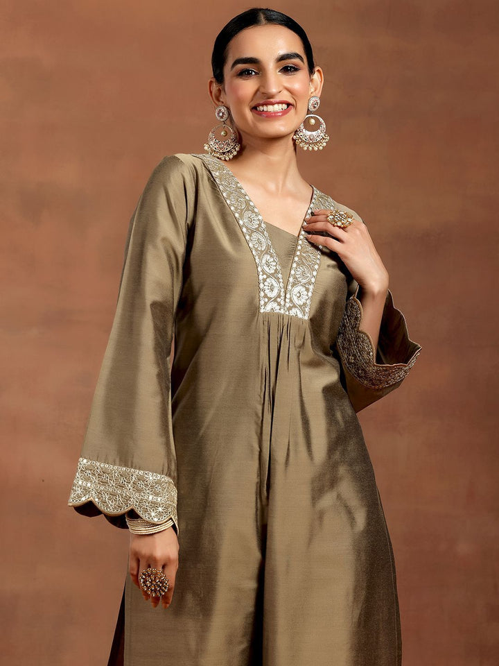 Gerua By Libas Women Floral Embroidered Regular Kurta with Trousers