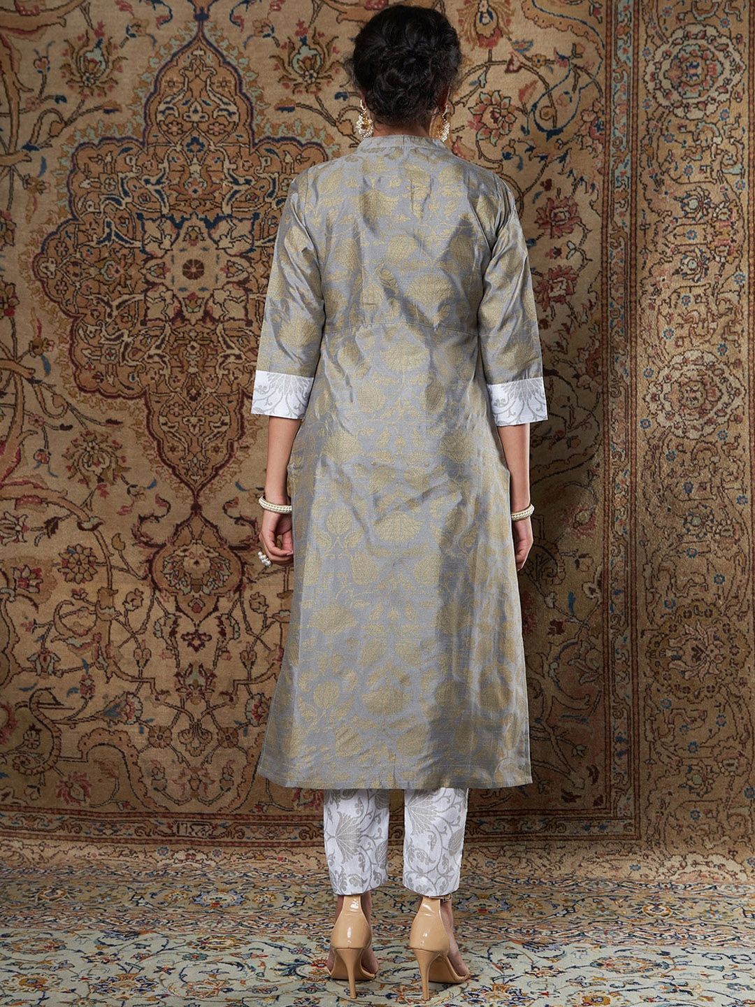 Shae by SASSAFRAS Women Grey Ethnic Motifs Printed Kurta with Trousers
