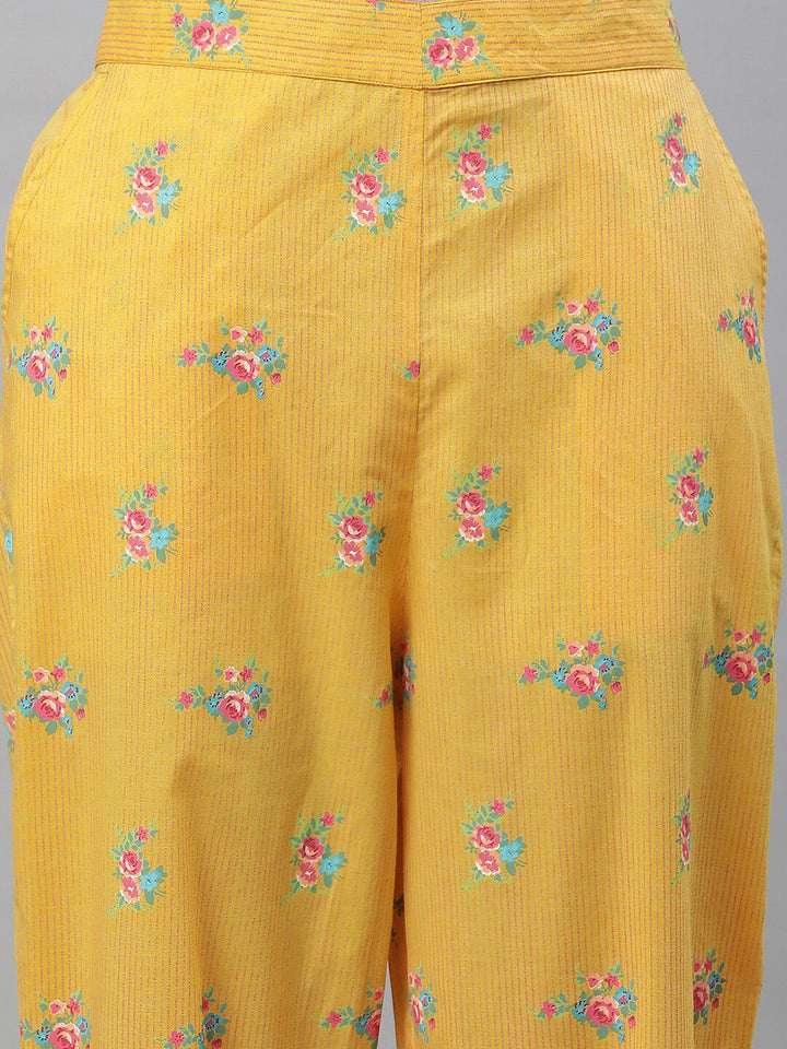 AURELIA Floral Yoke Design Thread Work V-Neck Straight Kurta