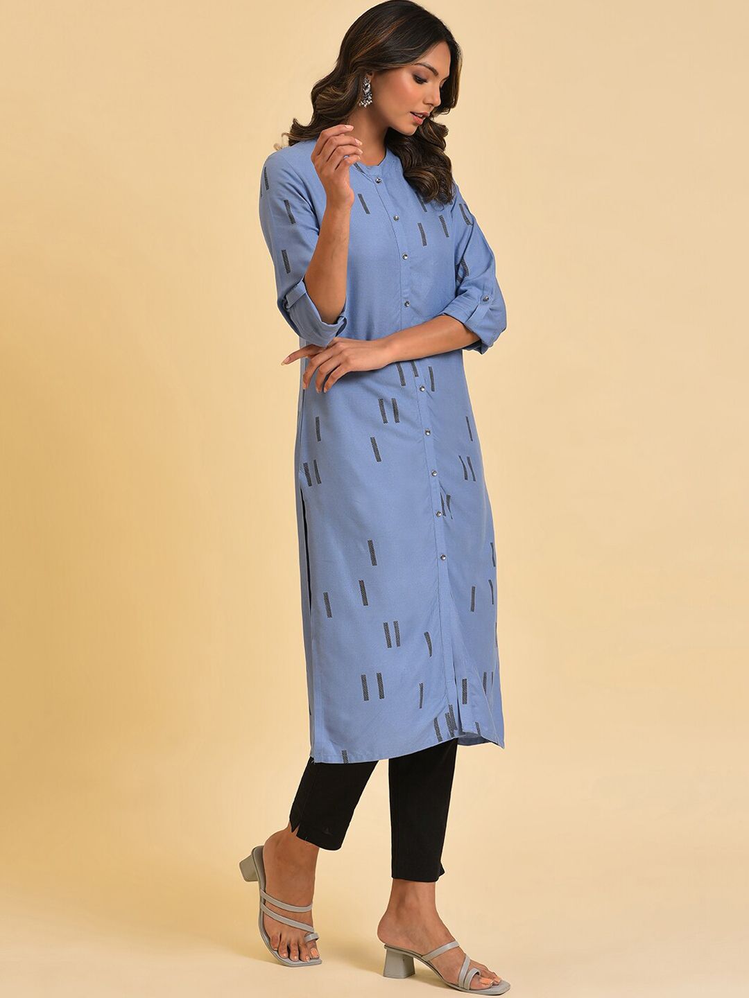 W Blue & Black Mandarin Collar Geometric Printed Kurta with Trousers