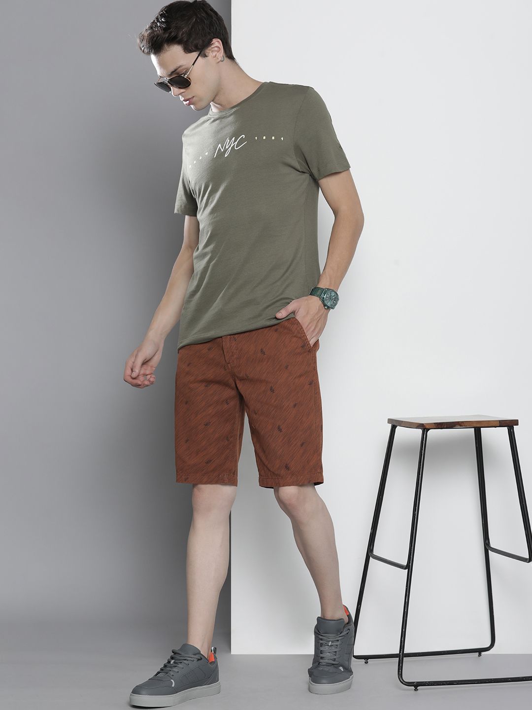 The Indian Garage Co Men Brown Tropical Printed Slim Fit Shorts