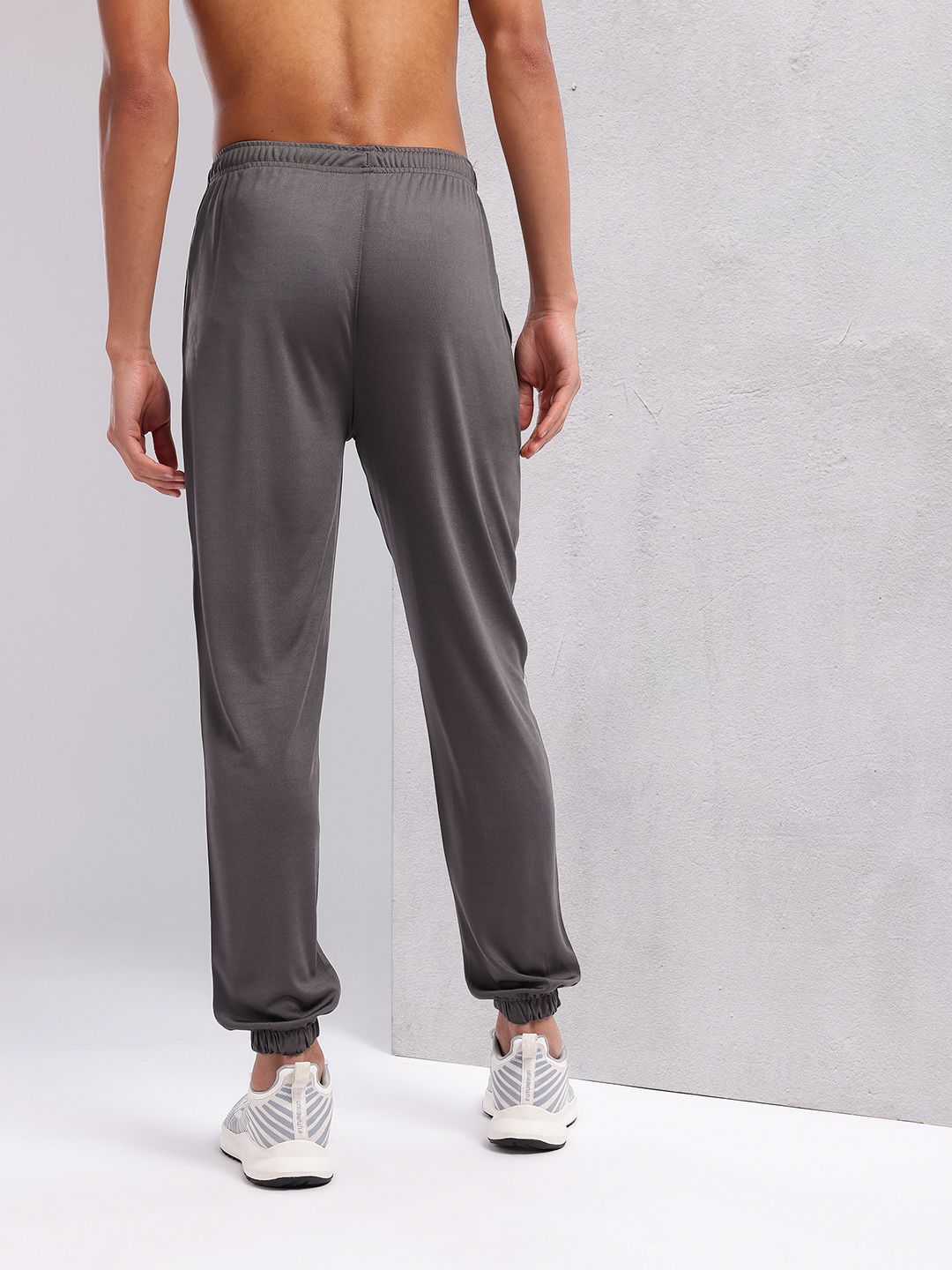 HRX by Hrithik Roshan Men Brand Logo Print Rapid-Dry Training Joggers with Contrast Piping