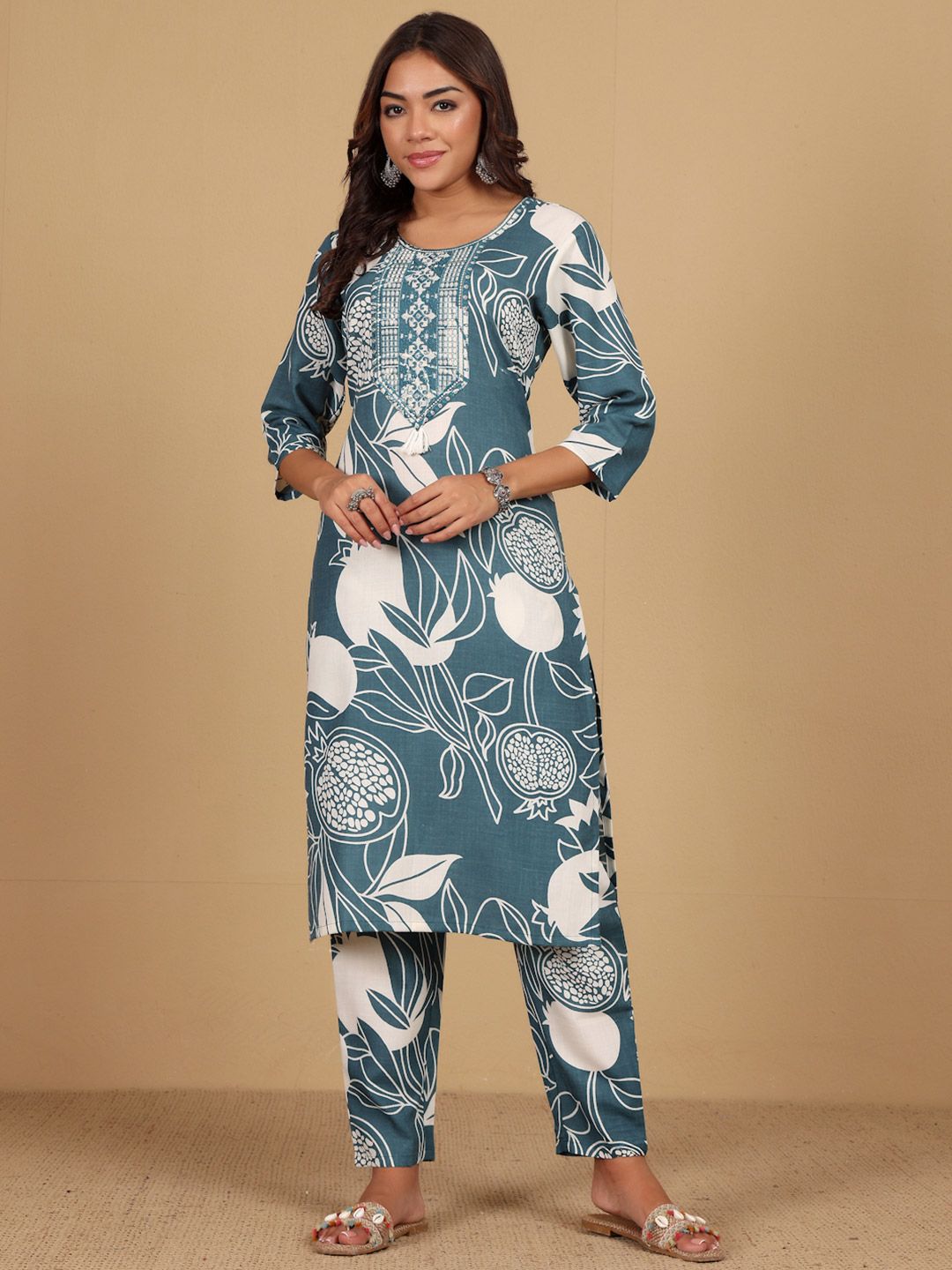 Varanga Floral Printed Round Neck Thread Work Straight Kurta With Trousers