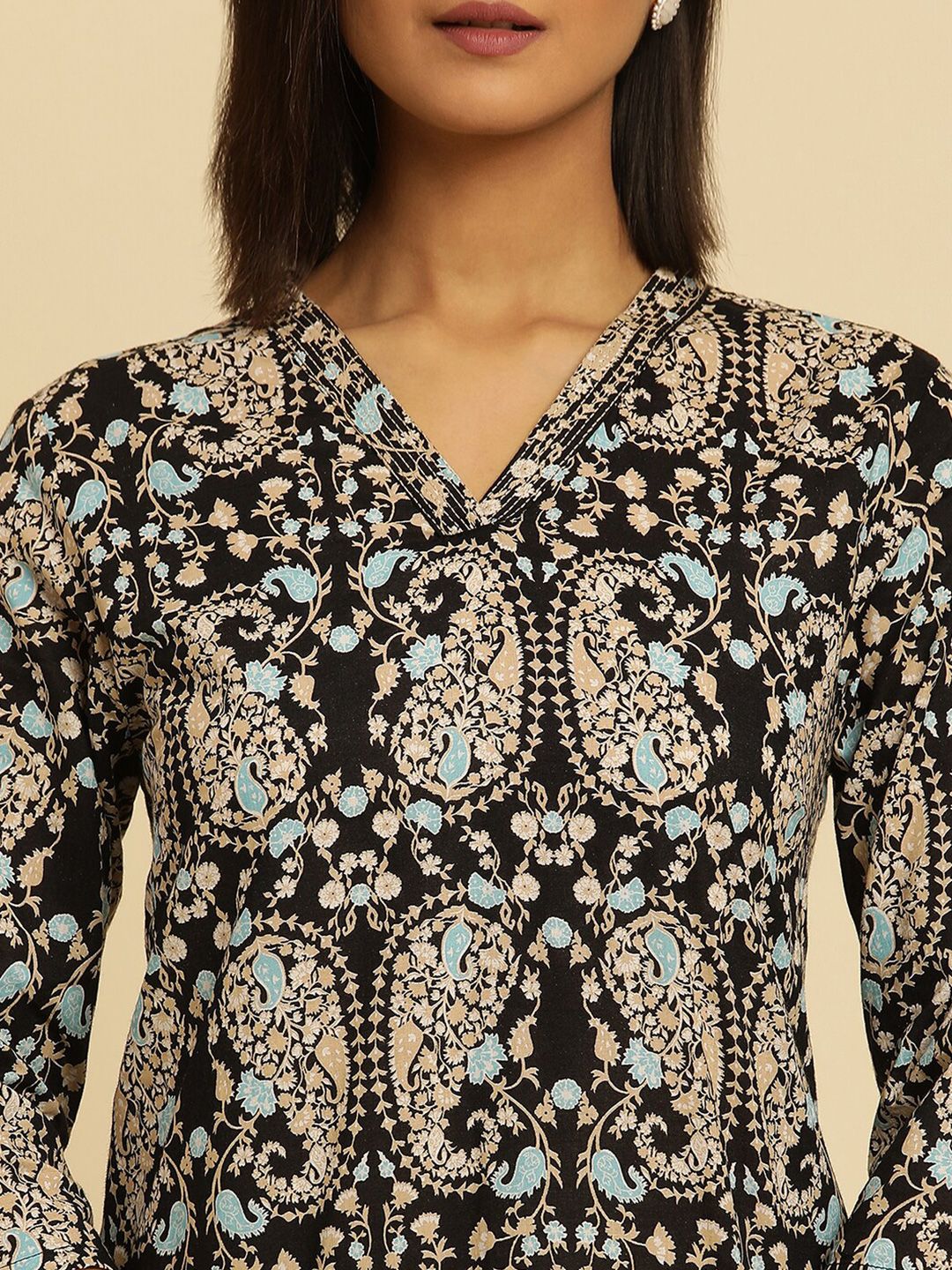 W Paisley Printed V Neck Straight Kurta