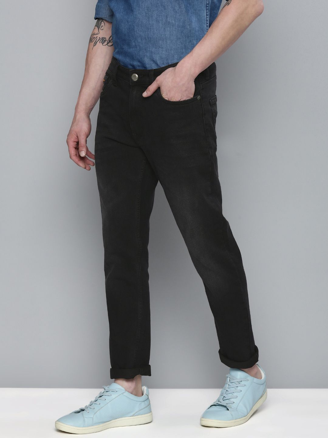 The Indian Garage Co Men Black Slim Fit Light Fade Stretchable Jeans