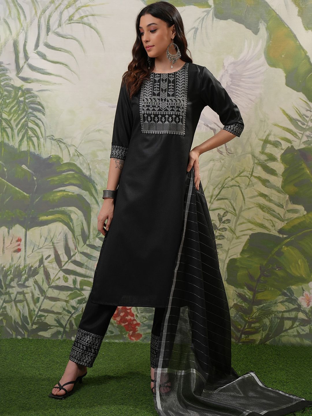 Vishudh Black Printed Regular Kurta with Trouser & Dupatta