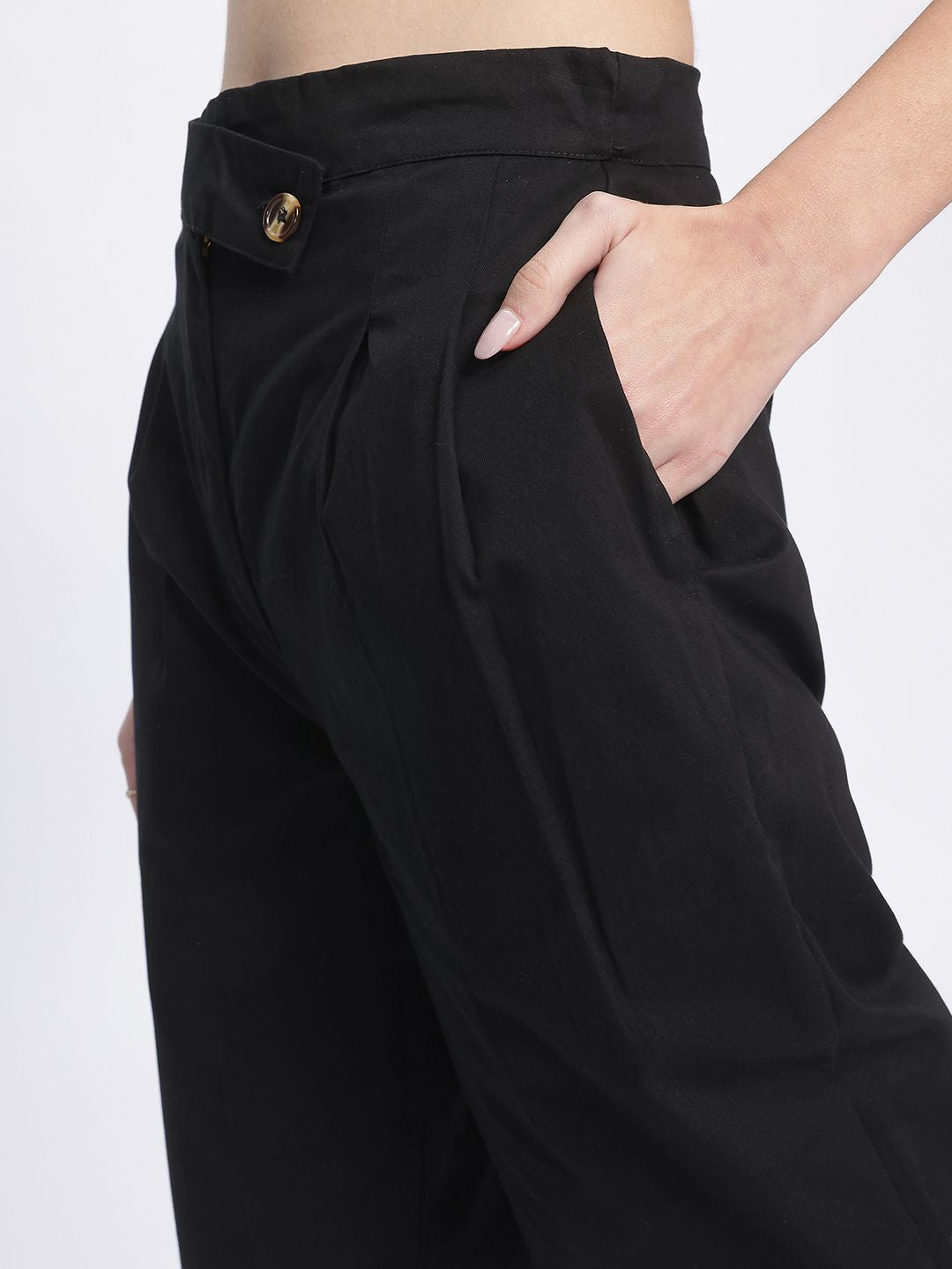 DressBerry Women Bold Basics Pleated Cropped Trousers