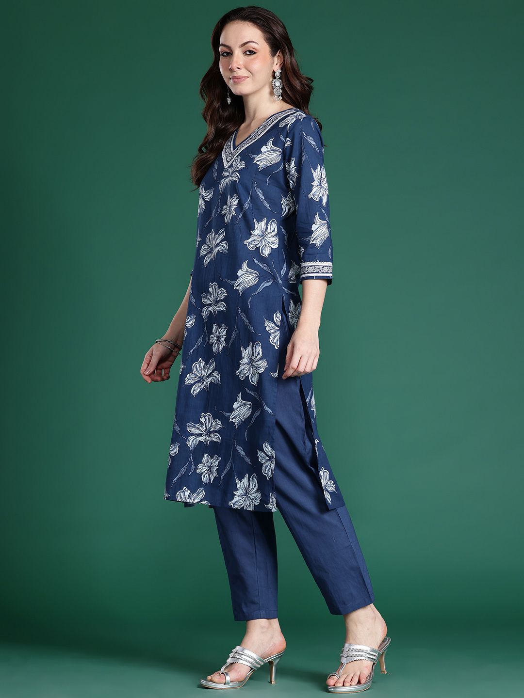 Indo Era Floral Printed Regular Pure Cotton Kurta with Trousers & Dupatta