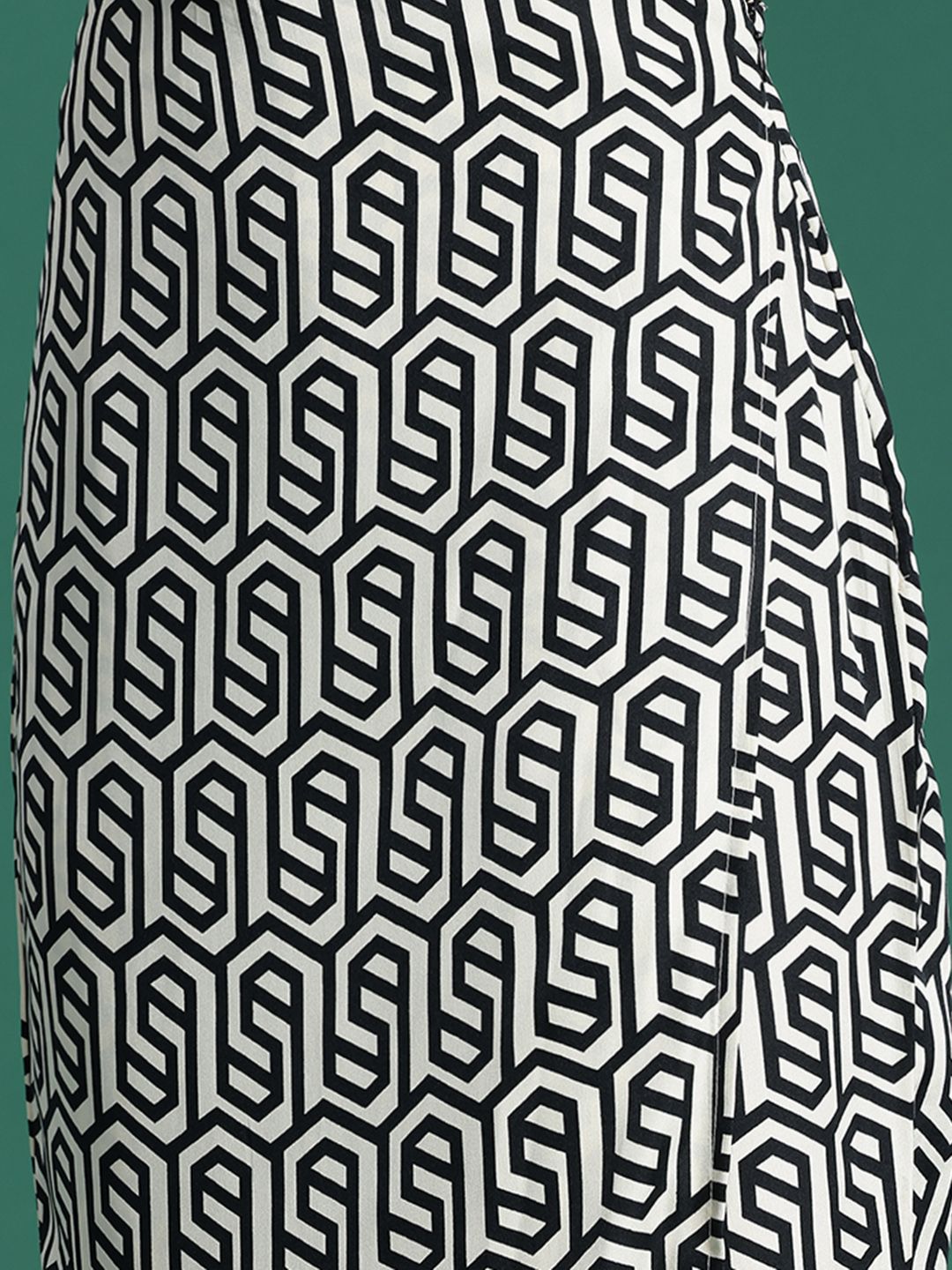 DressBerry Geometric Printed Co-Ords