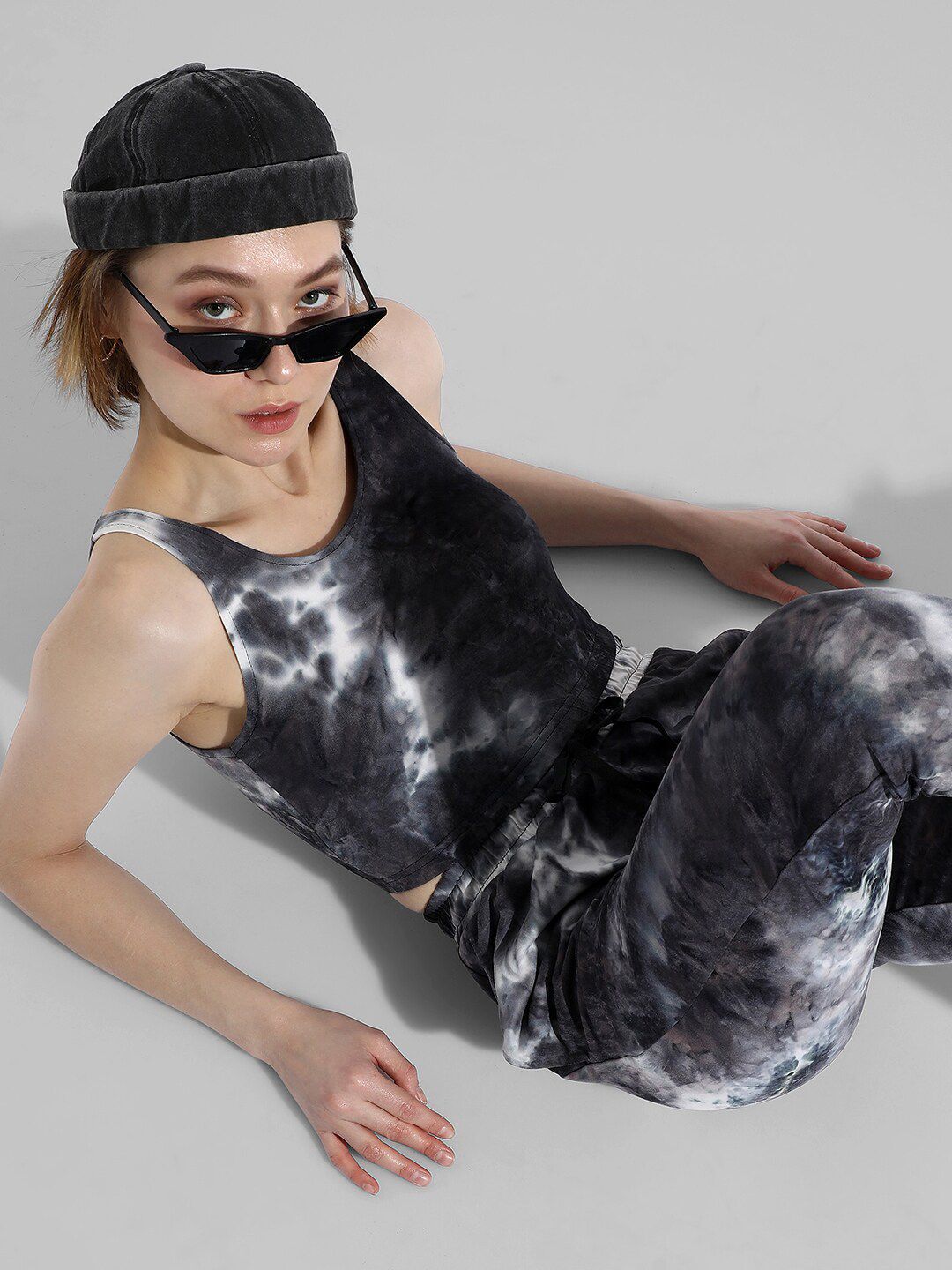 Campus Sutra Tie-Dye Printed Crop Top & Joggers Co-Ord Set