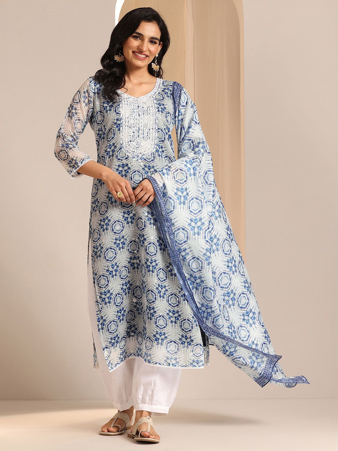 Libas Women Floral Printed Regular Kurta with Trousers & With Dupatta