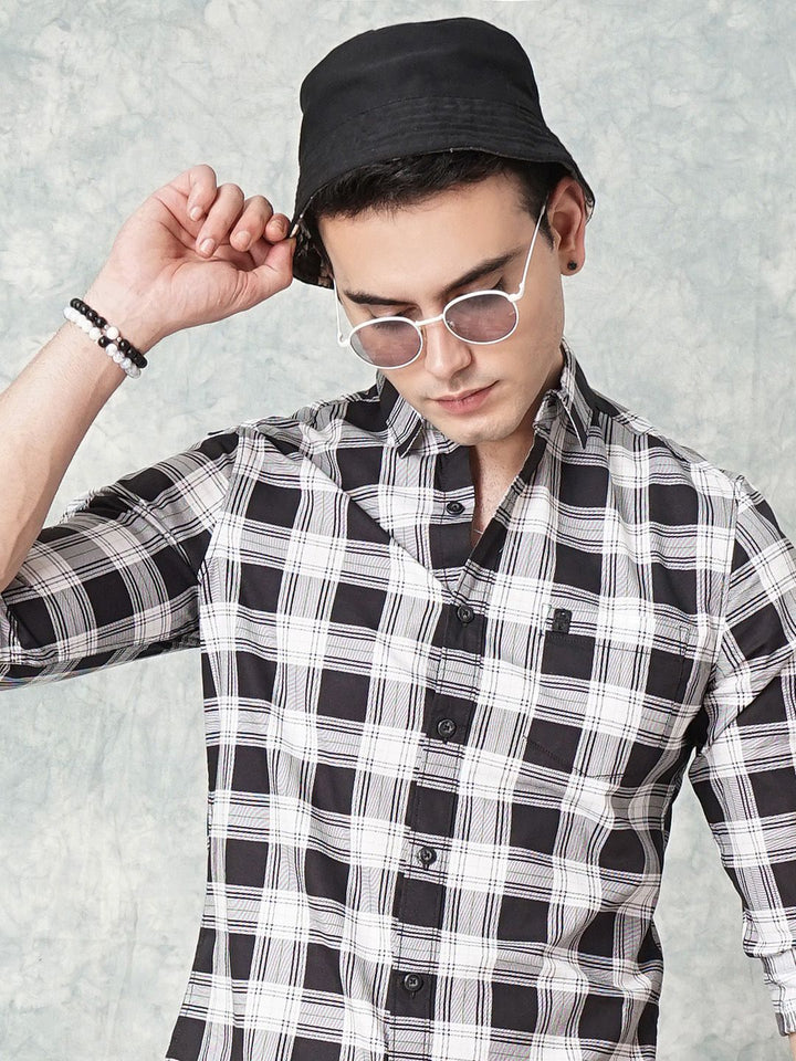 The Indian Garage Co Men Black & White Checked Cotton Casual Shirt