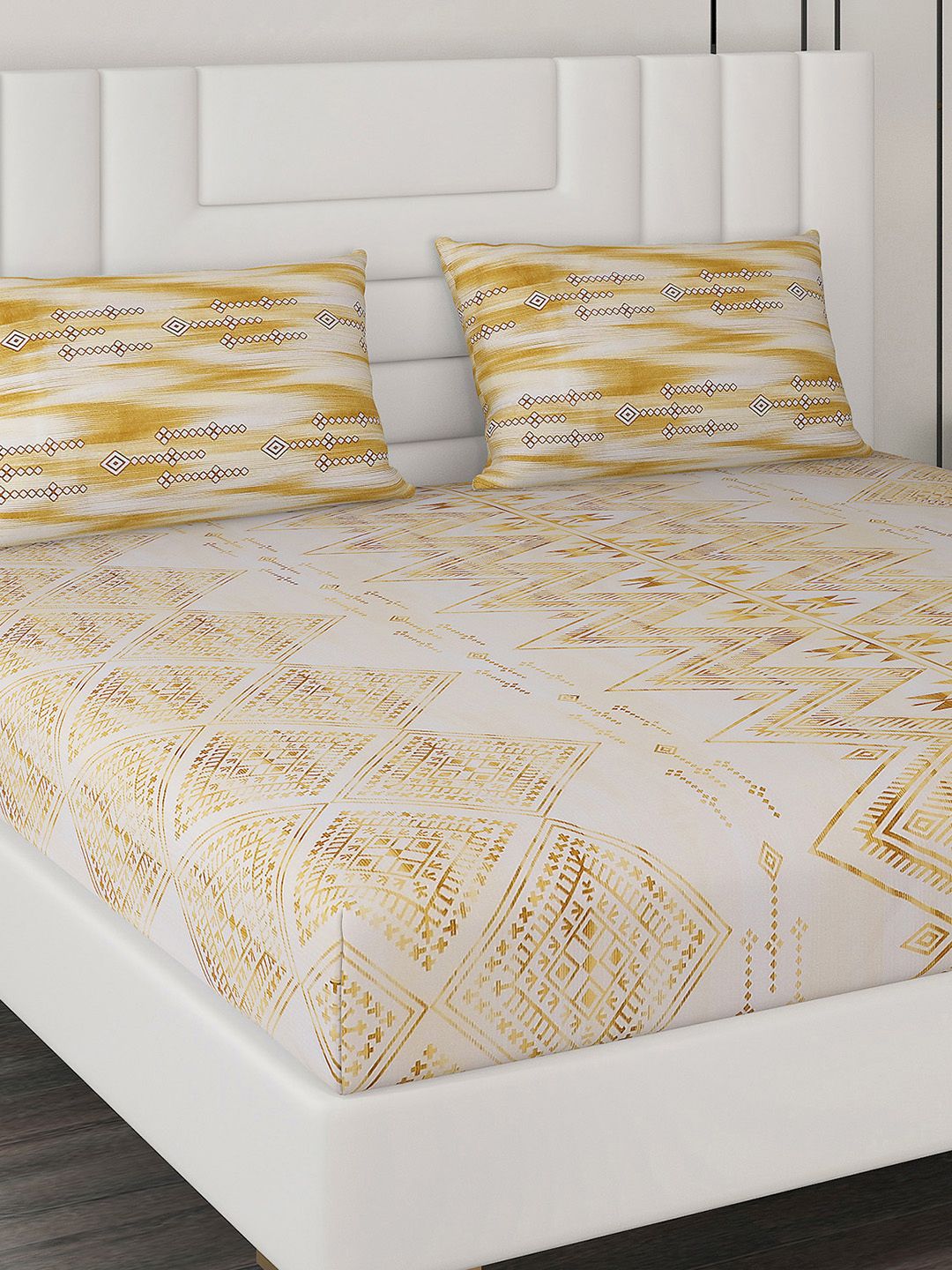 Monte Carlo Yellow & White Geometric Cotton 144 TC Queen Bedsheet With 2 Pillow Covers
