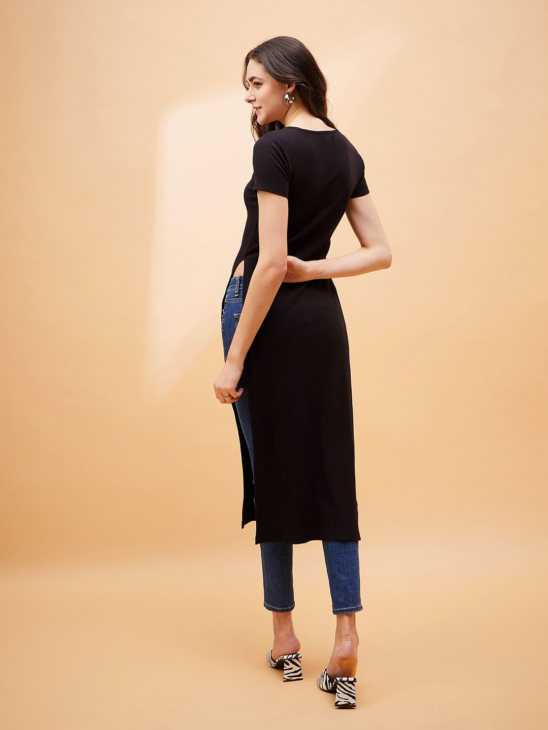 SASSAFRAS BASICS Round Neck Cotton Longline Top
