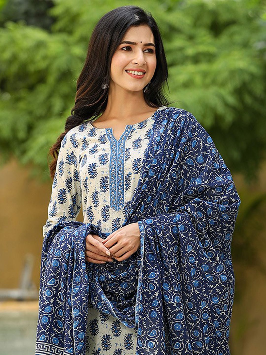 KALINI Floral Printed Gotta Patti Kurta & Trousers With Dupatta