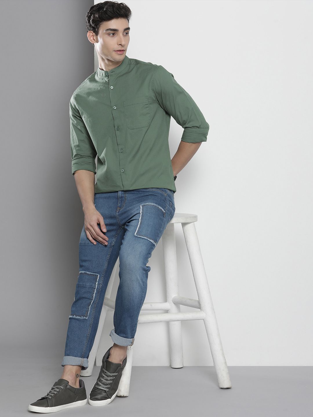 The Indian Garage Co Men Olive Green Solid Casual Shirt
