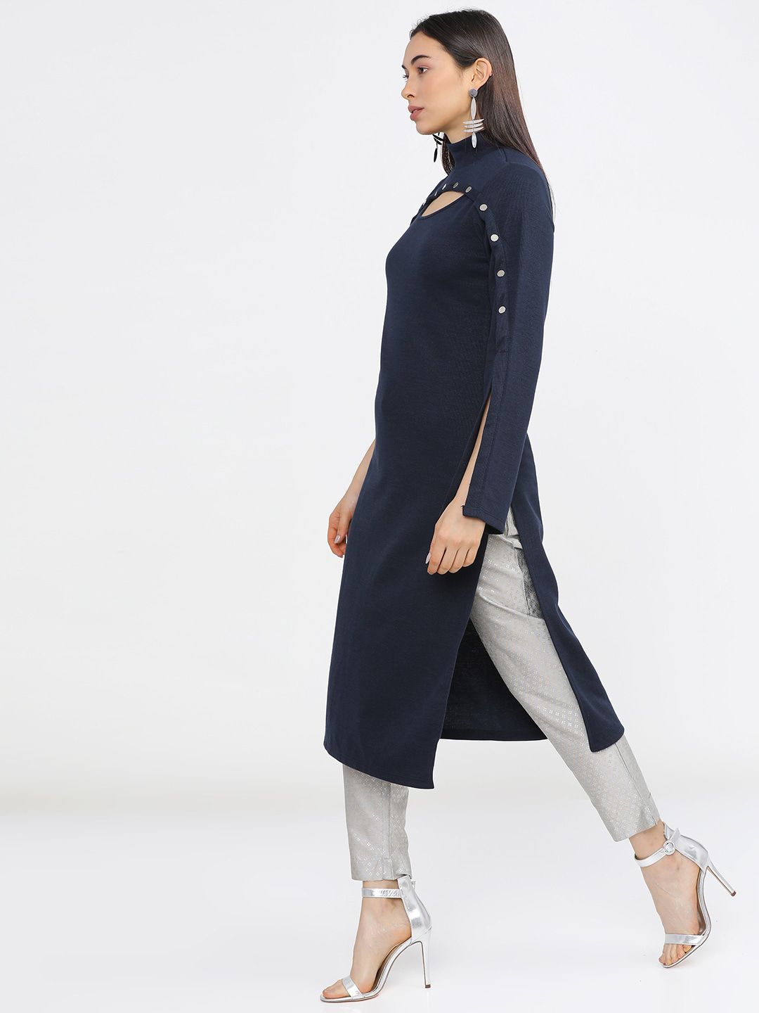 Vishudh Women Navy Blue Flared Sleeves Thread Work Kurta