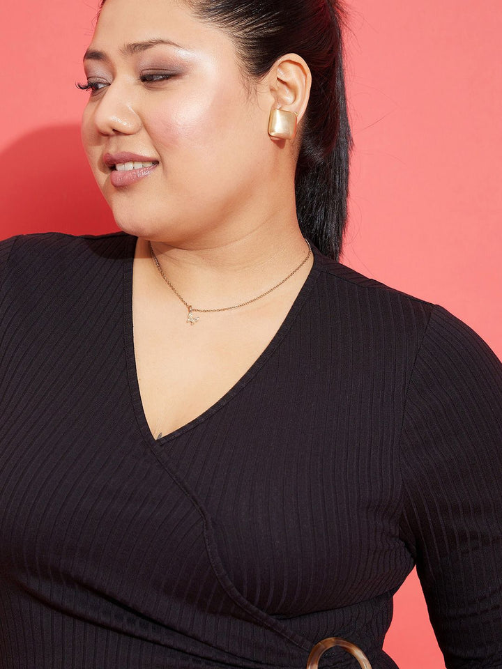 SASSAFRAS Curve Plus Size Wrap Top