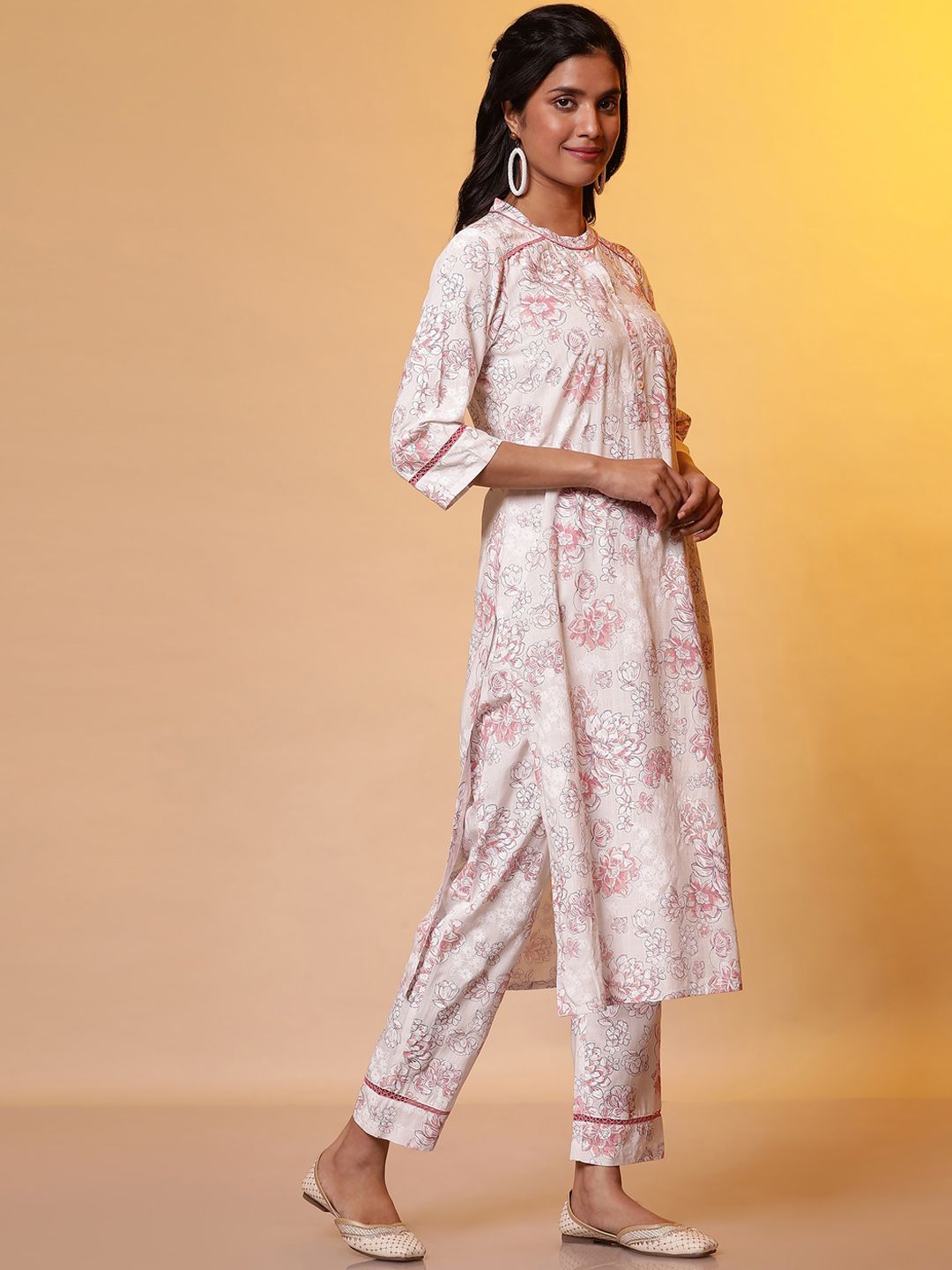 AURELIA Floral Printed Regular Kurta With Trousers