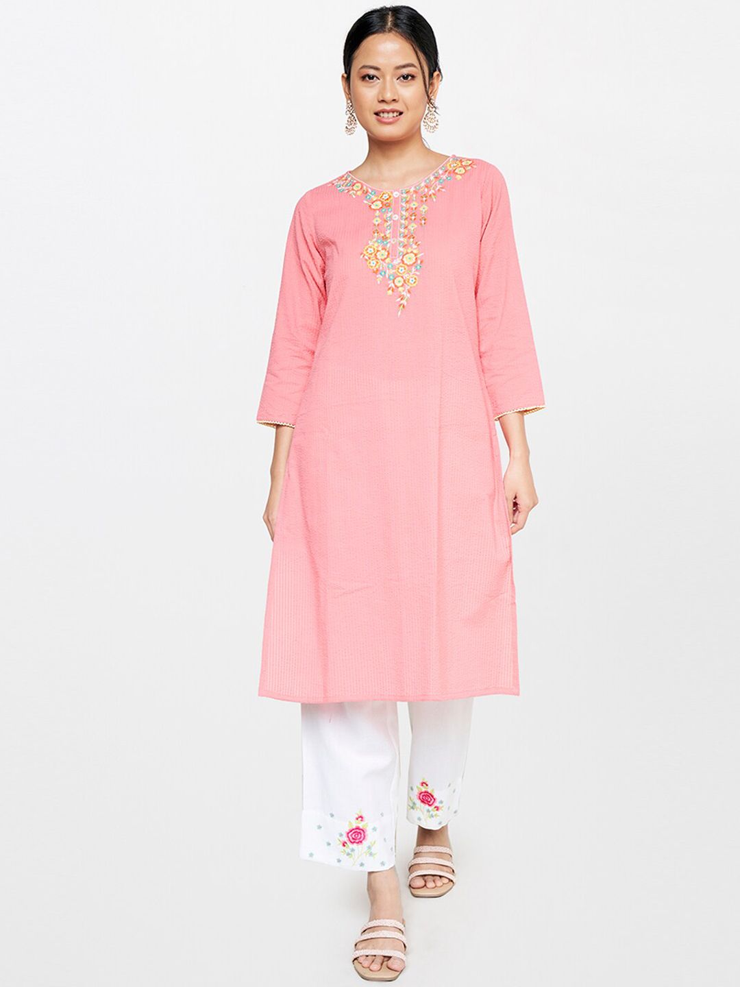Global Desi Women Cotton Floral Embroidered Kurta