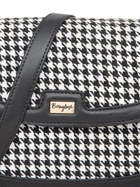 Berrylush Women Checked Structured Sling Bag