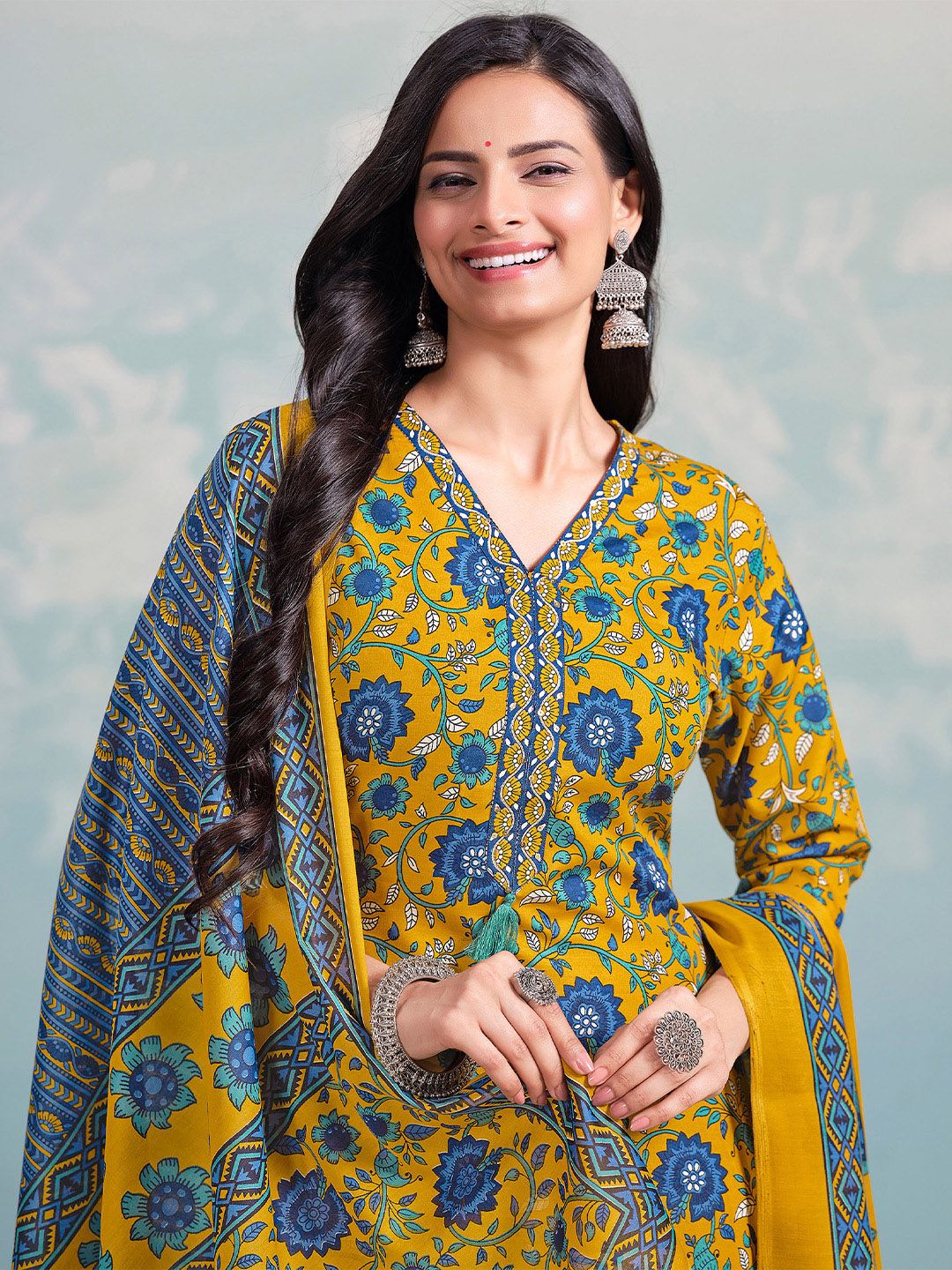 Varanga Women Floral Printed Regular Kurta with Trousers & With Dupatta