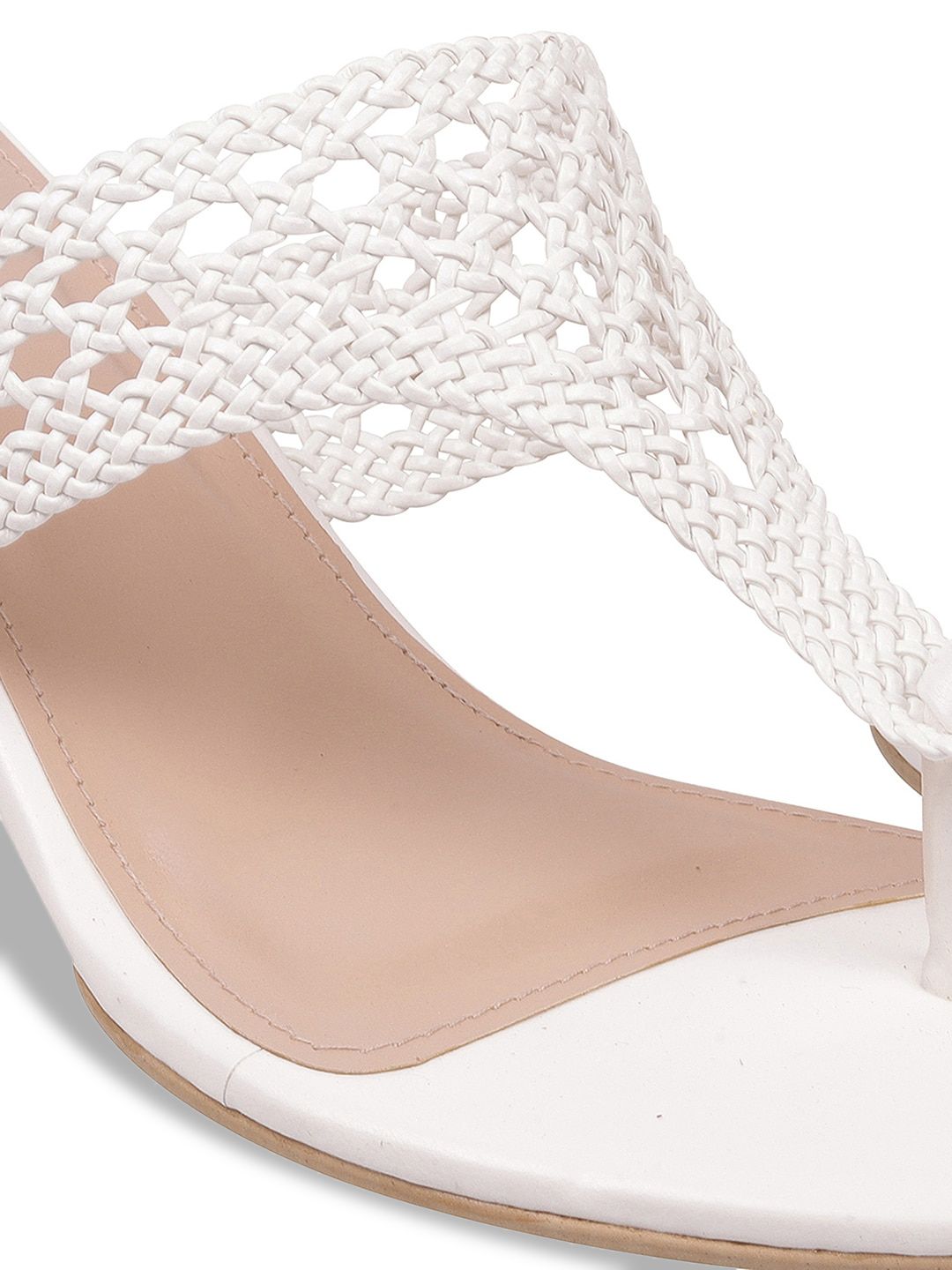 Metro Women White Wedge Heels