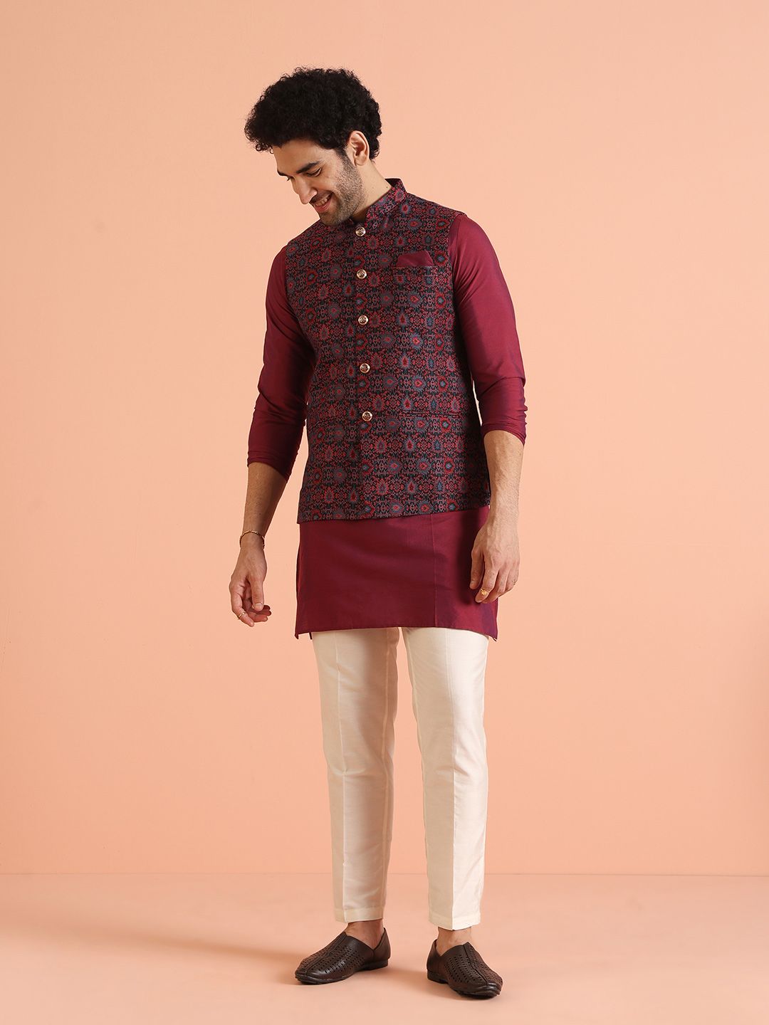 KISAH Men Woven Jacquard Zari  Regular Fit Nehru Jacket