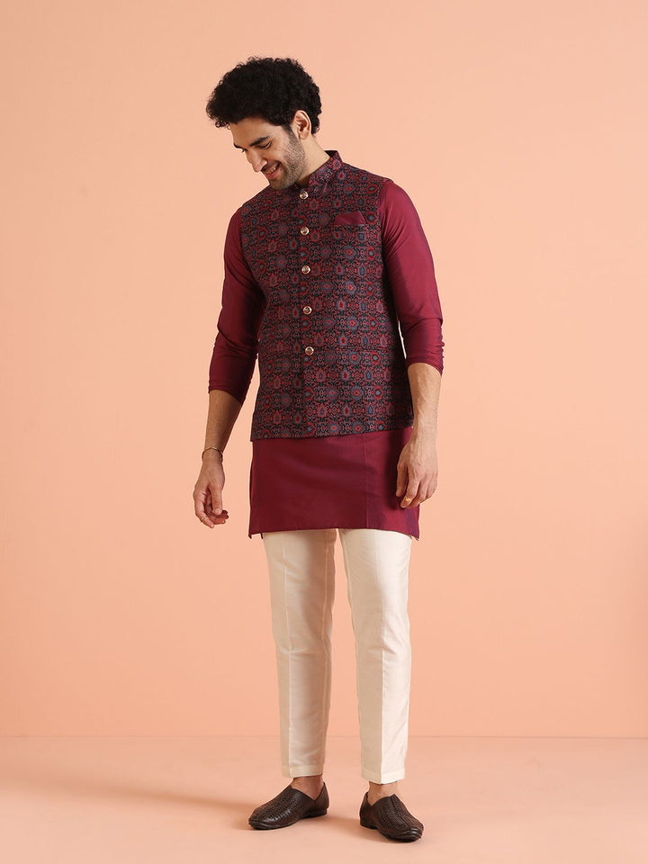 KISAH Men Woven Jacquard Zari  Regular Fit Nehru Jacket