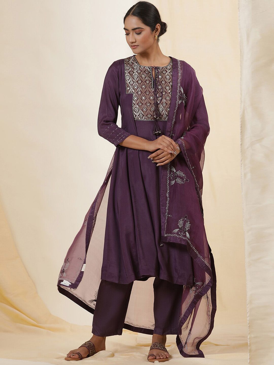 W Ethnic Motifs Yoke Design Thread Work A-Line Kurta