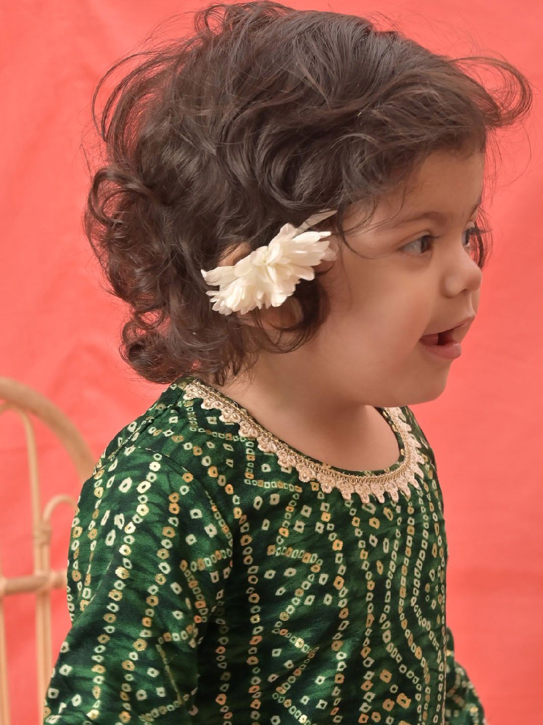 VASTRAMAY Girls Bandhani Printed Kurta With Patiala