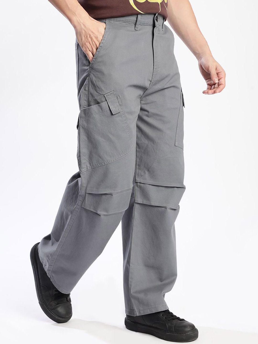 Bene Kleed Men Loose Fit High-Rise Cargo Trouser