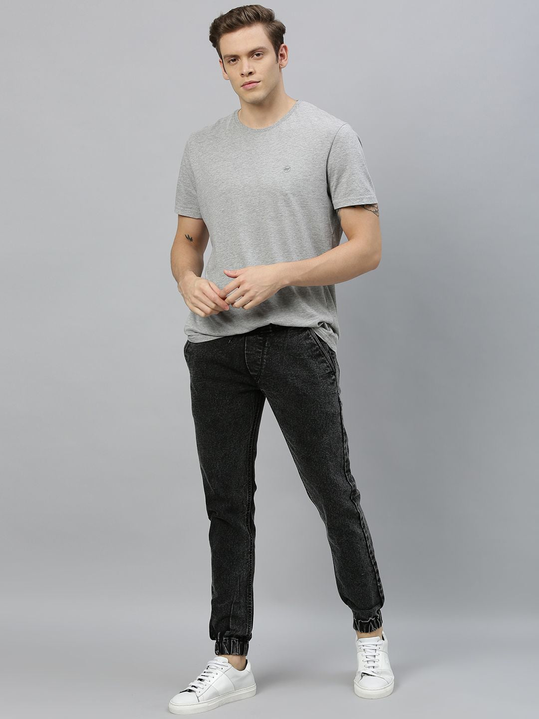 Urbano Fashion Men Black Slim Fit Mid-Rise Clean Look Acid Wash Stretchable Jogger Jeans