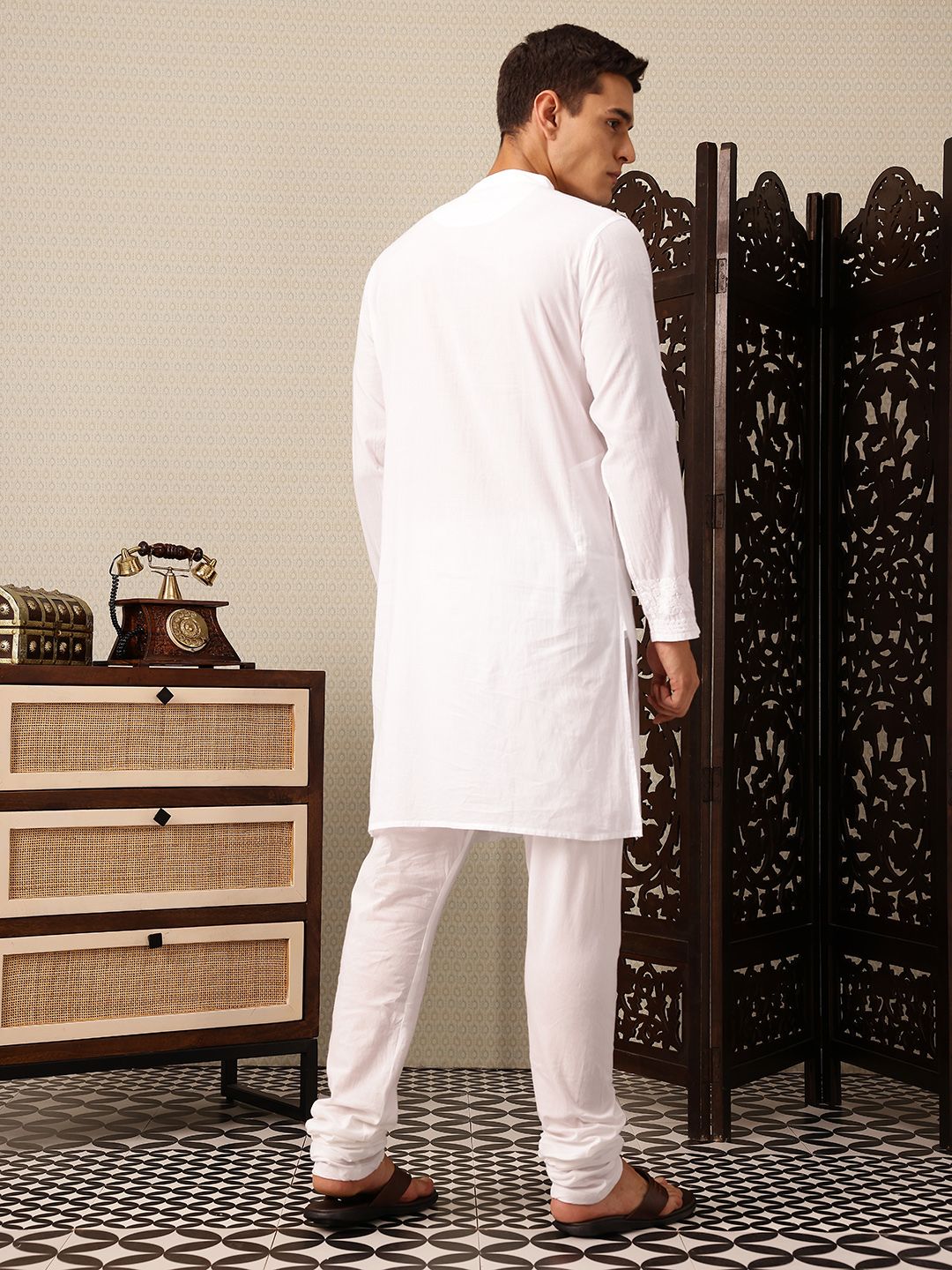 House of Pataudi Floral Embroidered Jashn Pure Cotton Kurta with Trousers