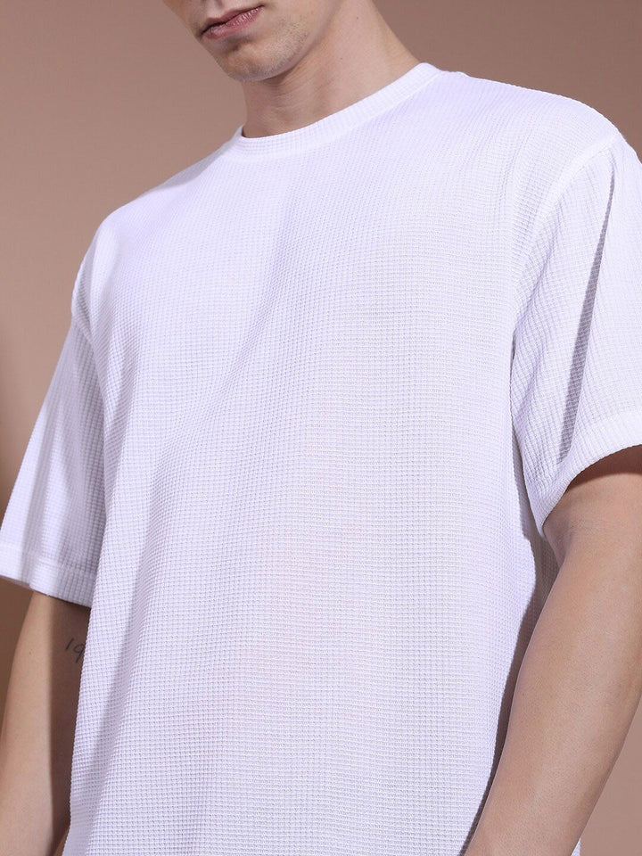 T-Shirt Struktur Popcorn Bahu Highlander yang besar