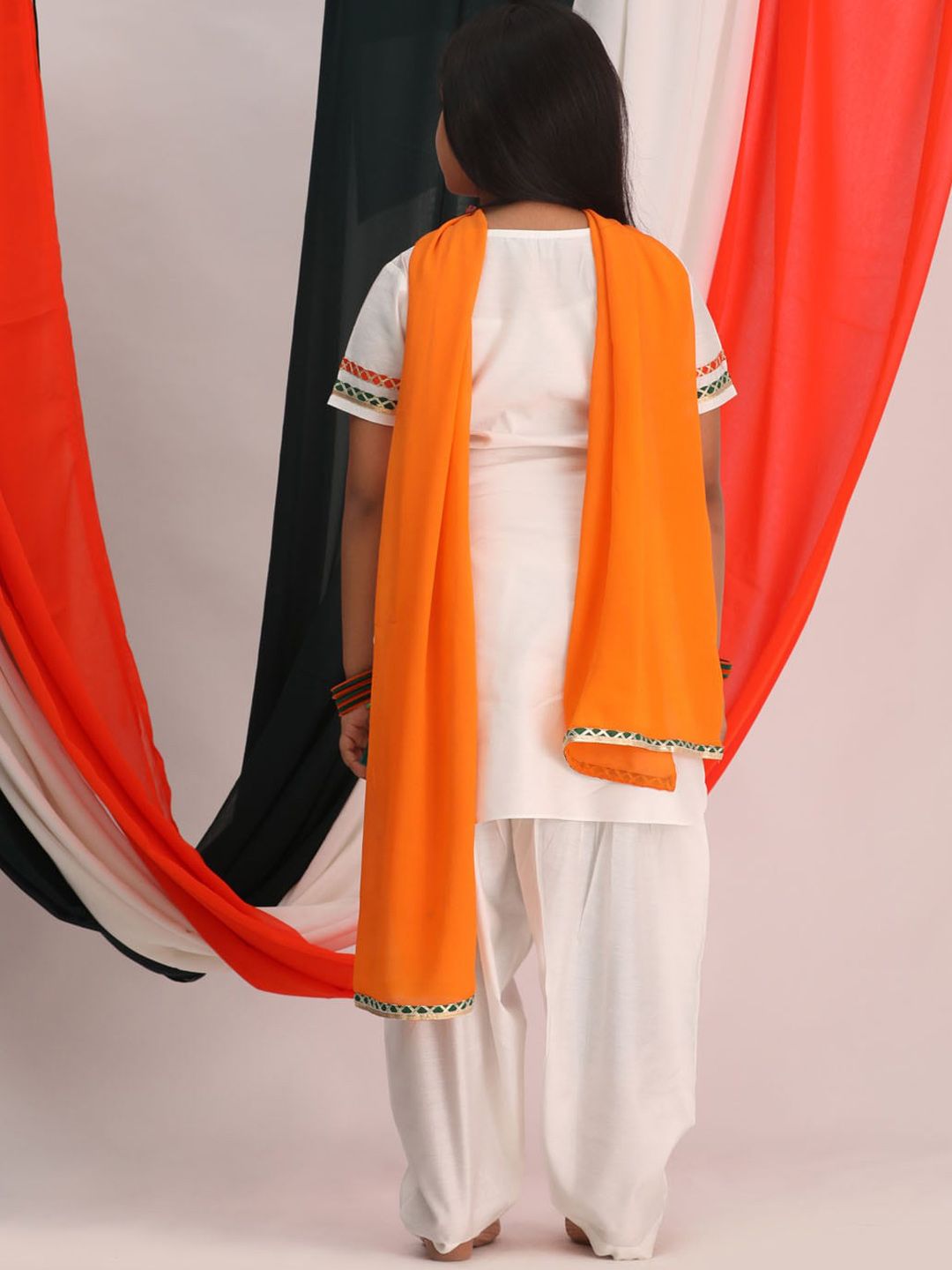 VASTRAMAY Girls Regular Gotta Patti Kurta With Patiala & Dupatta