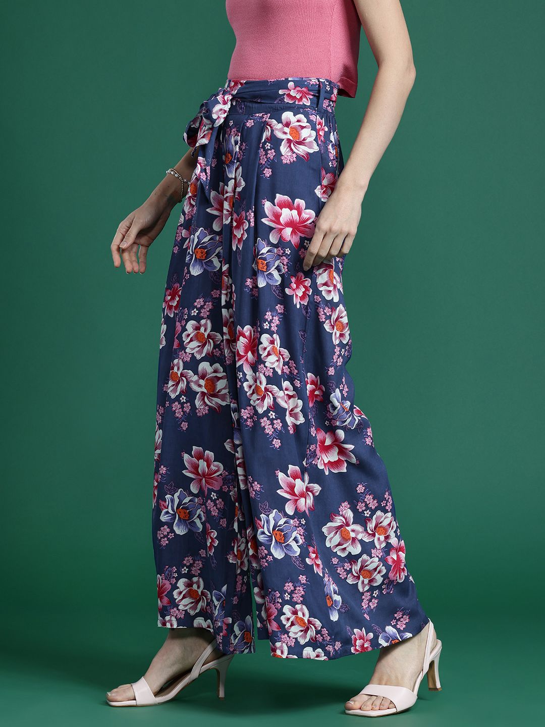 DressBerry Women Floral Print Flared Palazzos with Belt