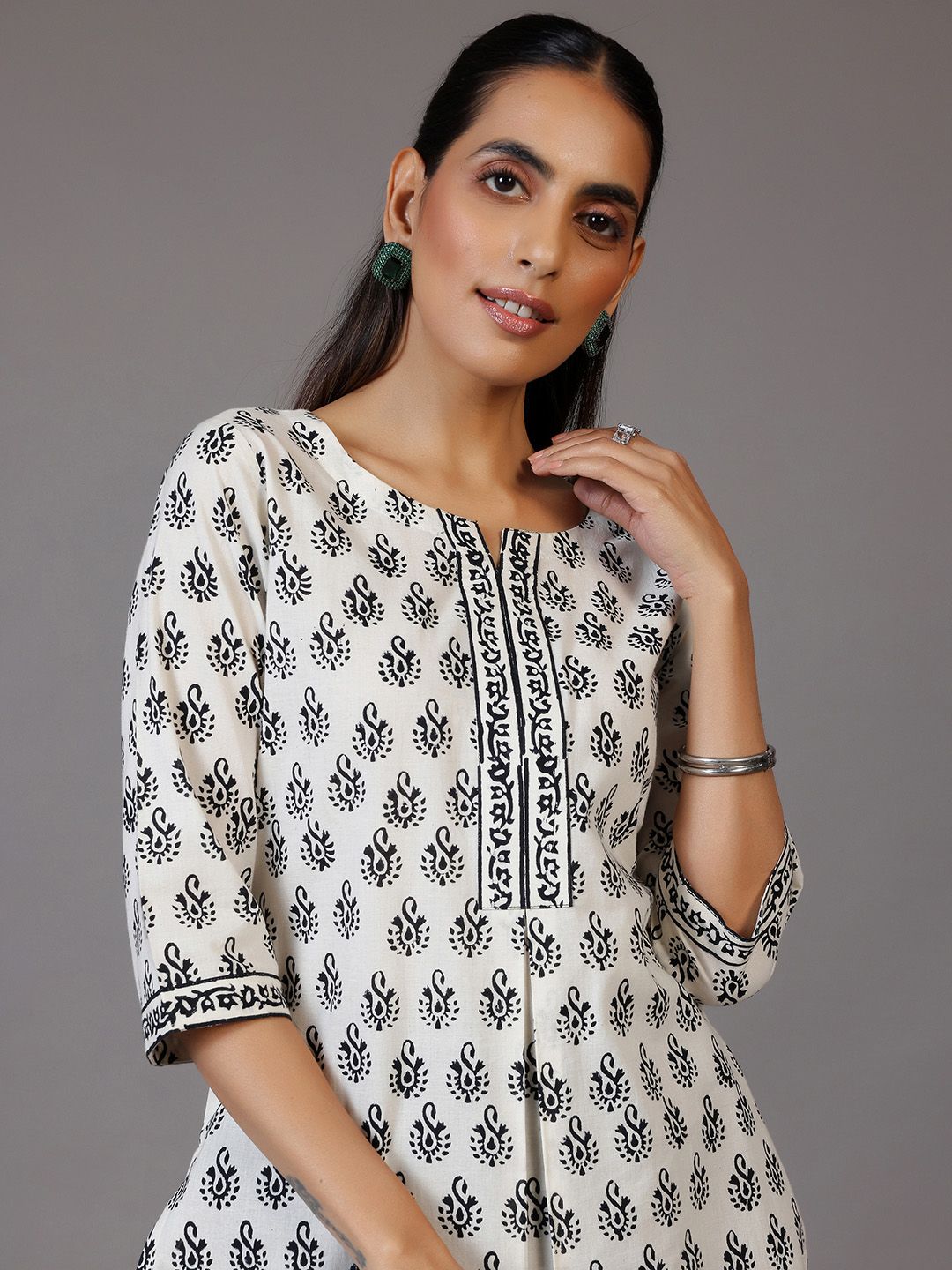 Libas Paisley Printed Round Neck Three-Quarter Sleeves Pure Cotton Kurti