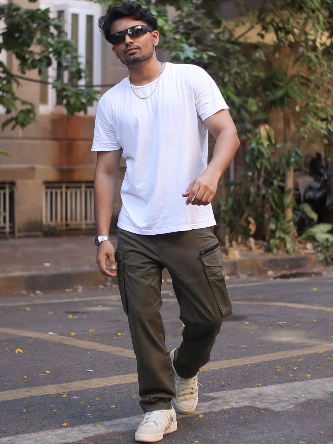 Powerlook Men Olive Green Clean Look Pure Cotton Cargo Jeans
