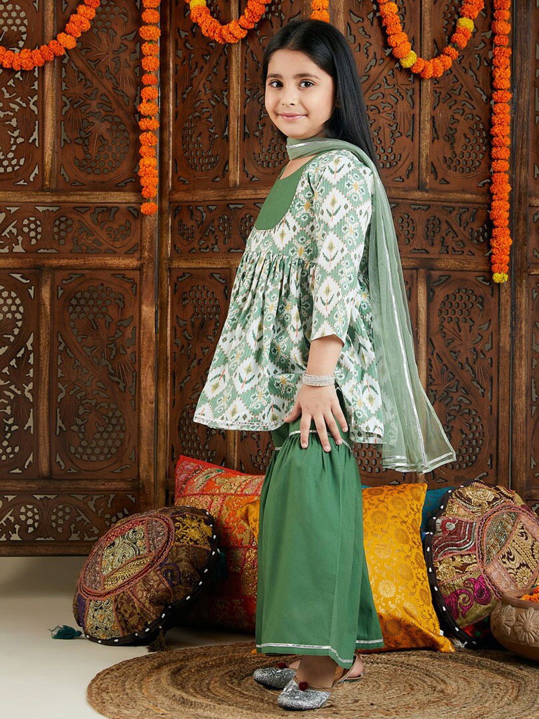 VASTRAMAY Girls Ethnic Motifs Printed Gotta Patti Pure Cotton Kurti With Sharara & Dupatta