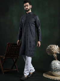 SOJANYA Ethnic Motifs Embroidered Mandarin Collar Sequinned Straight Kurta