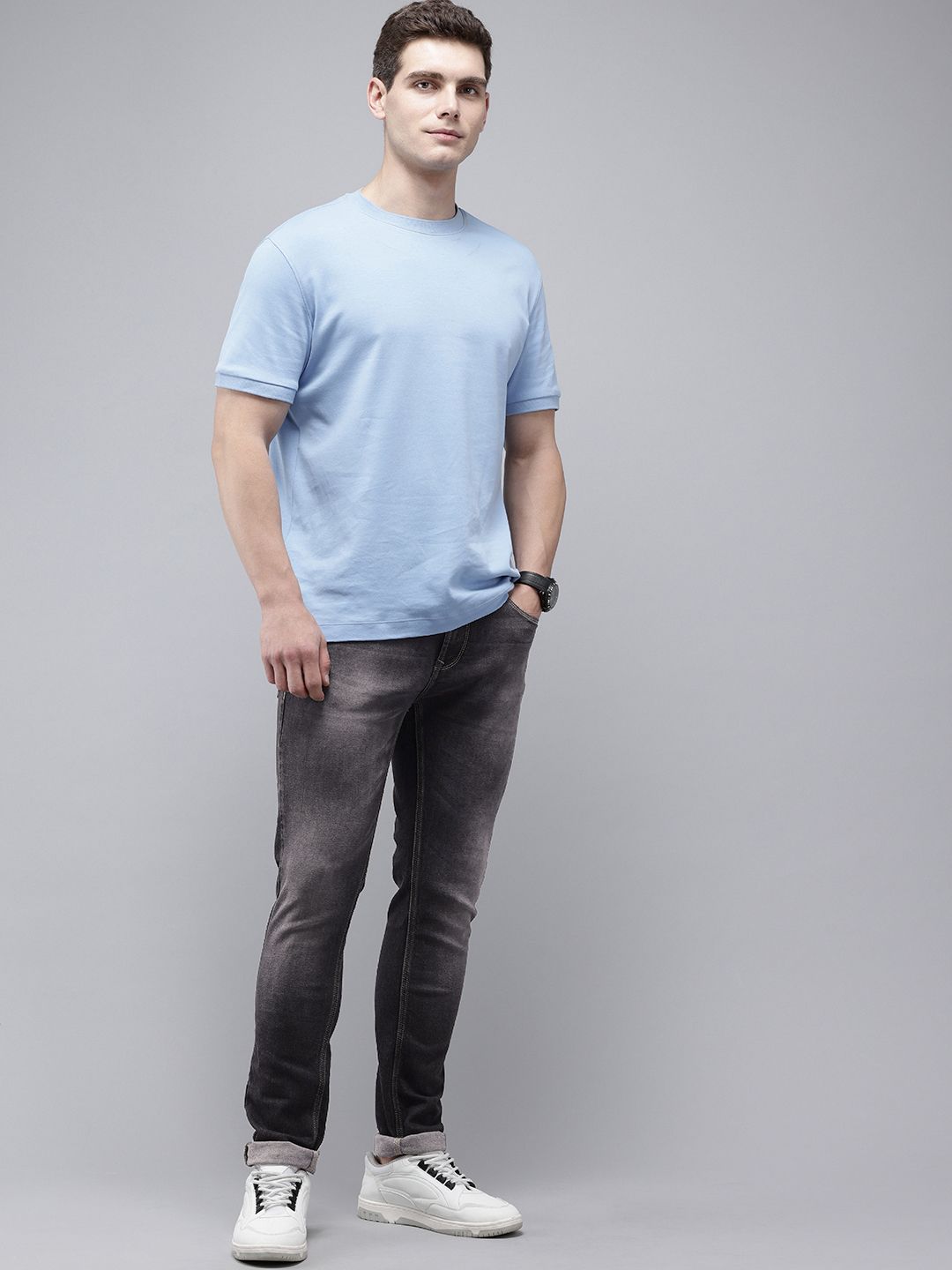 Spykar Men Slim sesuai dengan jeans yang boleh diperbaharui dengan cahaya rendah