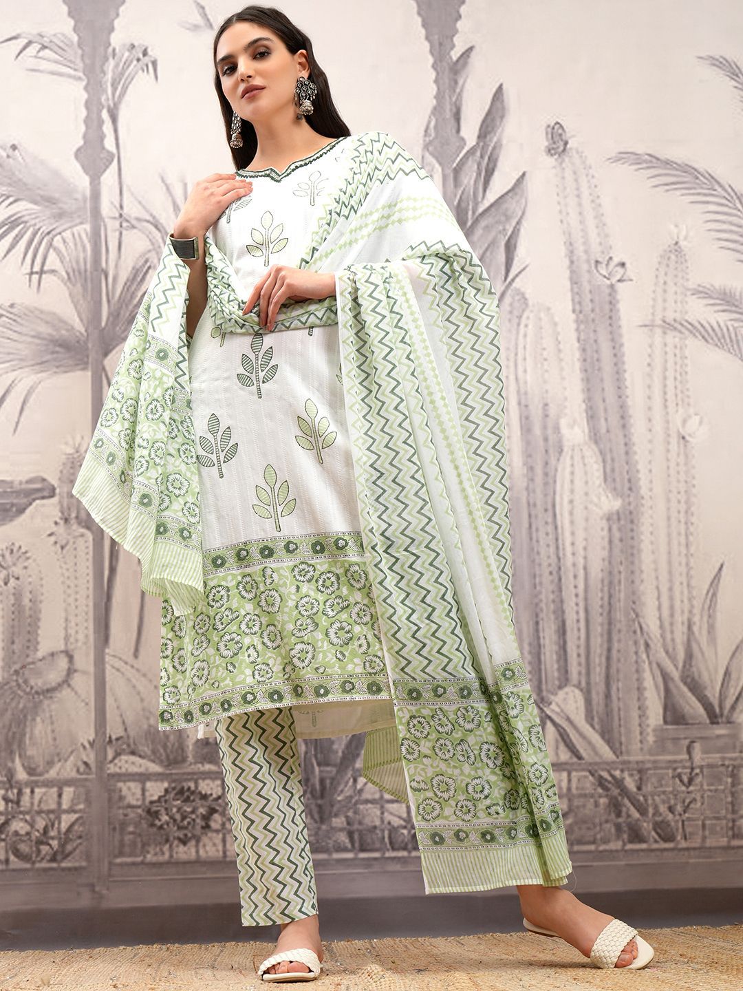 Vishudh Notch Neck Floral Printed Regular Pure Cotton Straight Kurta Set