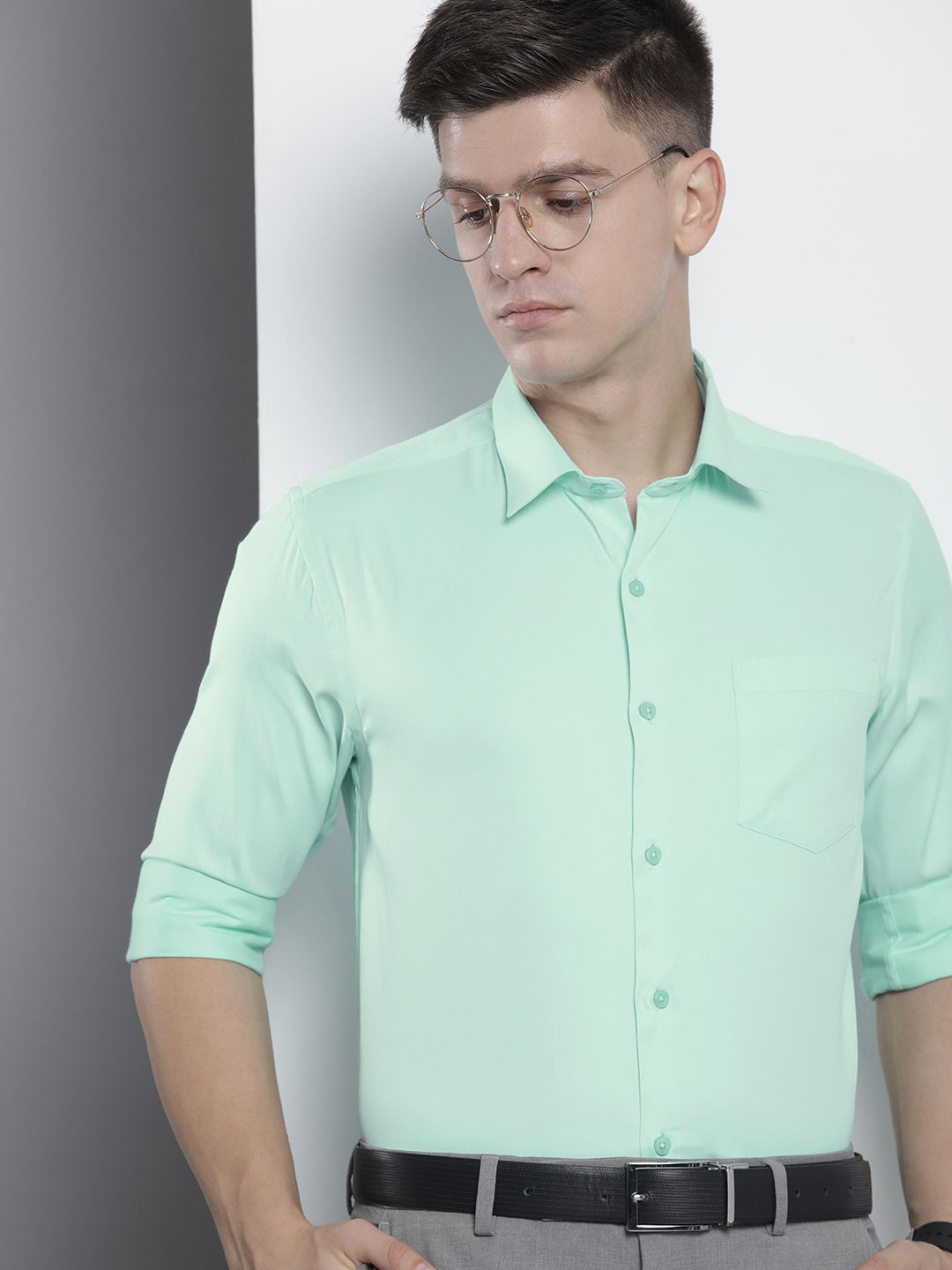The Indian Garage Co. X Luxe Men Solid Slim Fit Opaque Formal Shirt