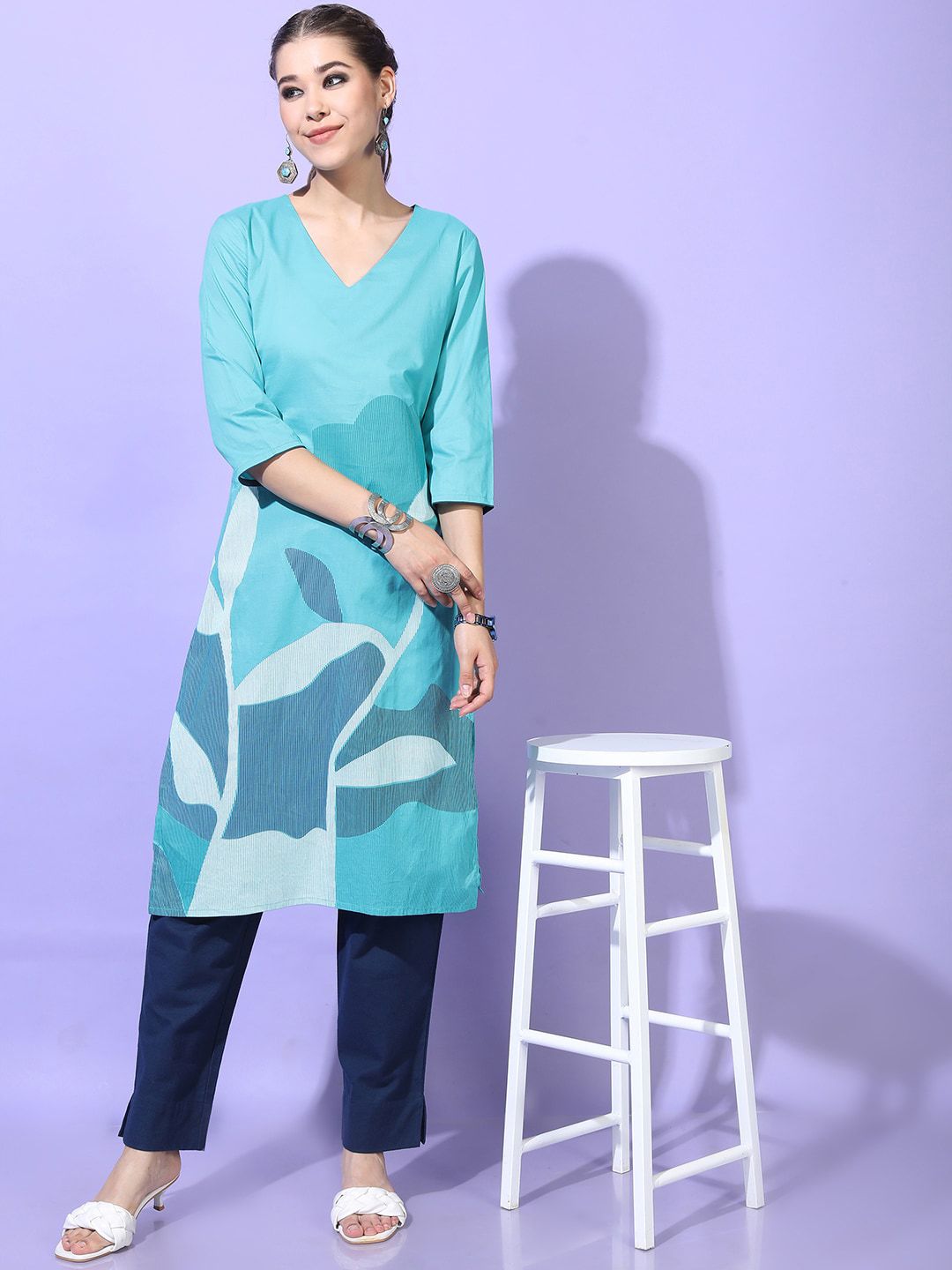 Vishudh Women Classy Blue Cotton Kurta